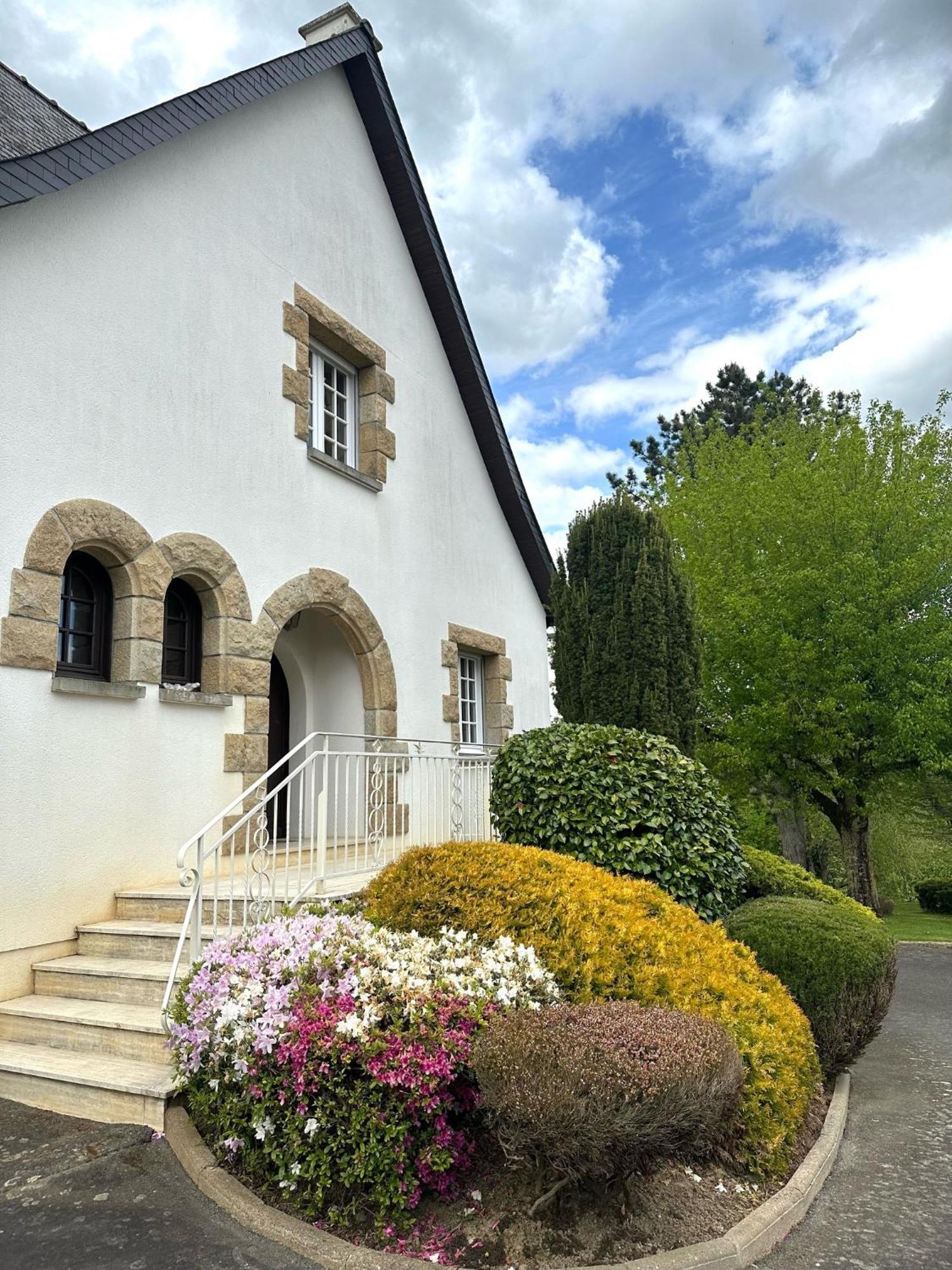 Les Tulipes Panzió Antrain Kültér fotó